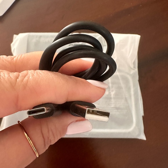 3-IN-1 Wireless Charger (Foldable) - Picture 7 of 10